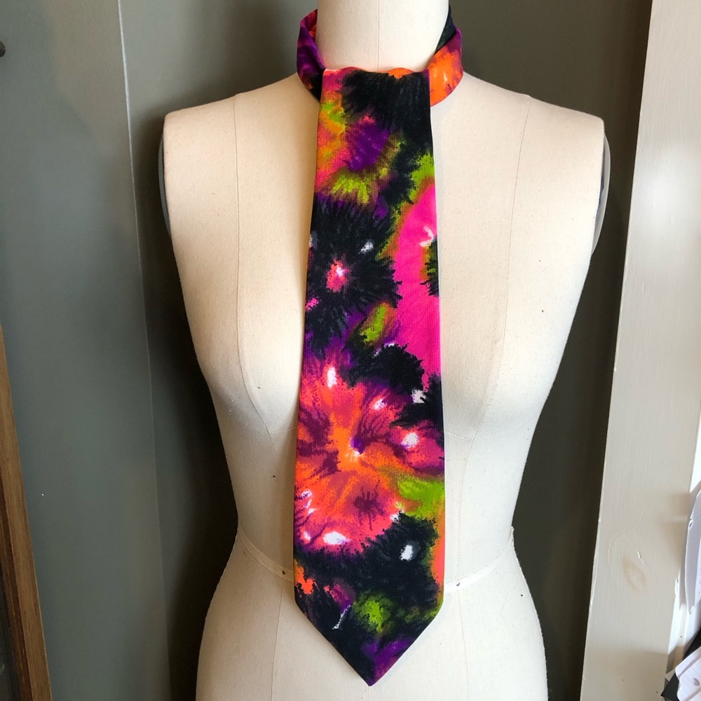 Vintage psychedelic Men’s necktie Hot Pink wide tie Floral print Neon Abstract💚